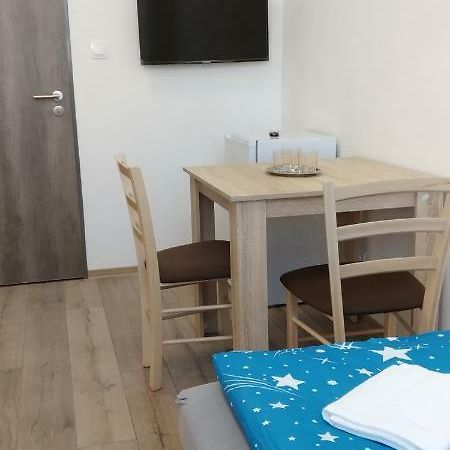 White Coral Club Hostel Кошице Екстериор снимка