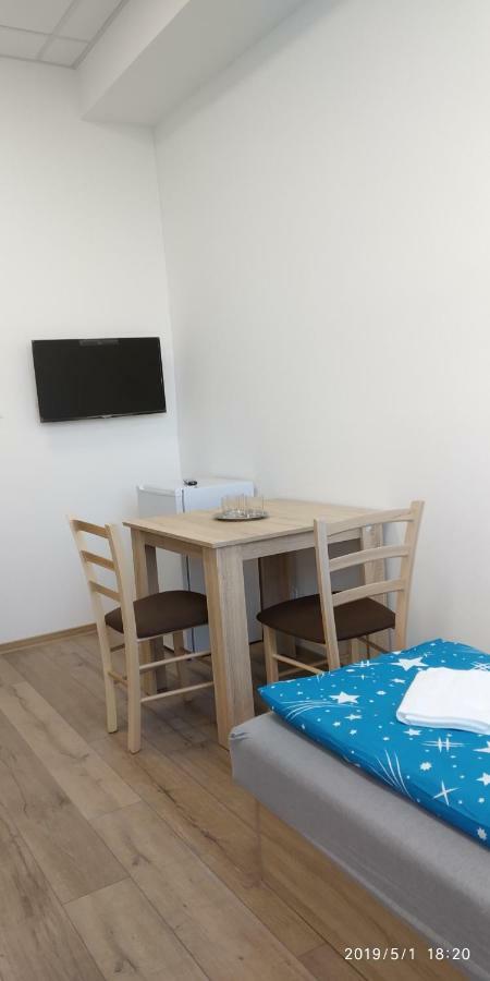 White Coral Club Hostel Кошице Екстериор снимка