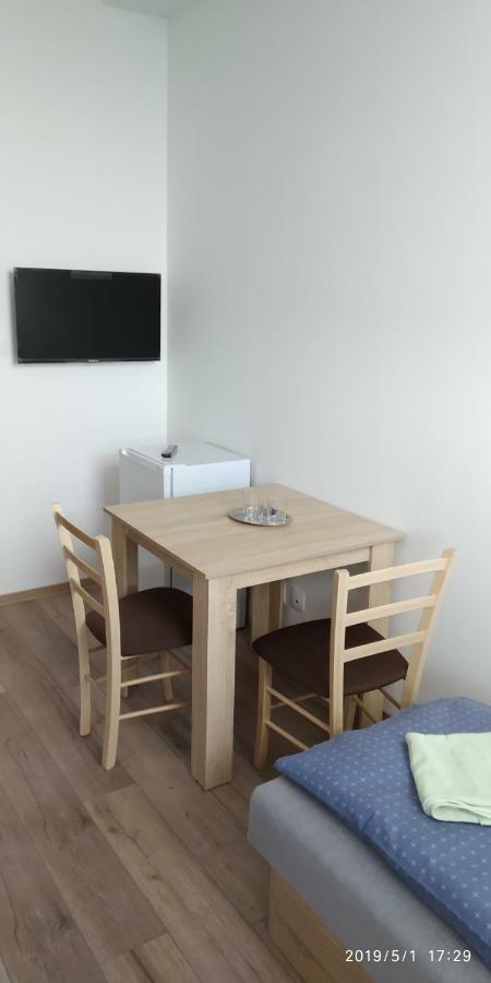 White Coral Club Hostel Кошице Екстериор снимка